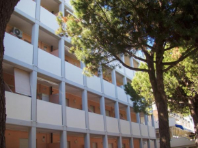 Отель Appartamenti Duca Degli Abruzzi AdriaMare  Каорле